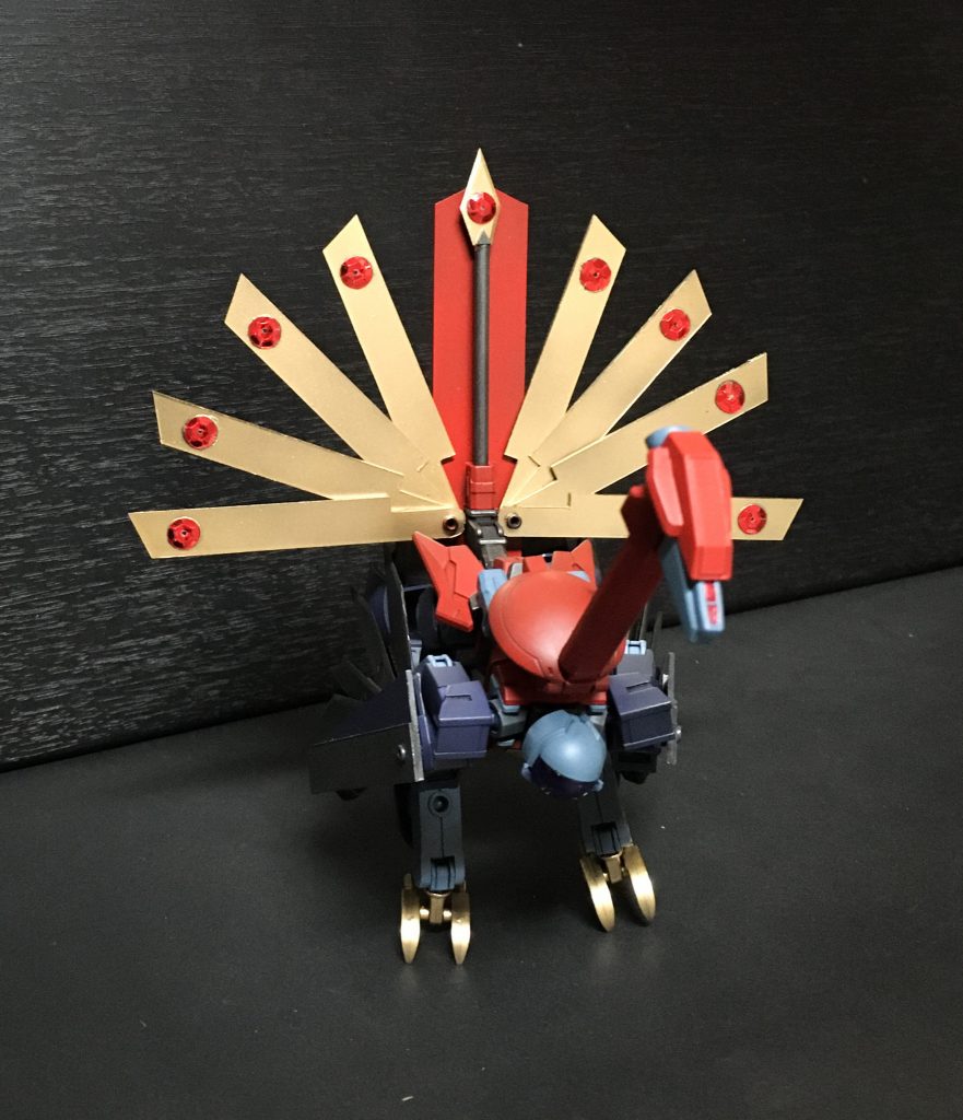 射赤扇本機唯一の射撃武装。広げた扇に埋め込まれたレンズレーザーを一斉掃射する。