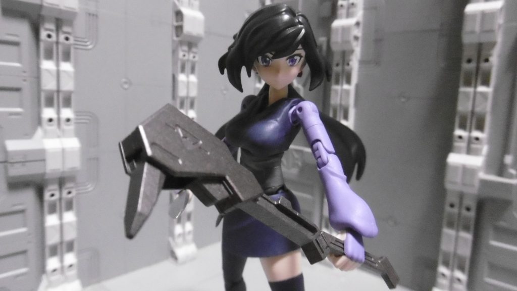 農民や労働者として送り込まれたのであれば、農耕や採掘のお供に変形メイス。折り畳みが出来て怪しまれ難い特徴があります。