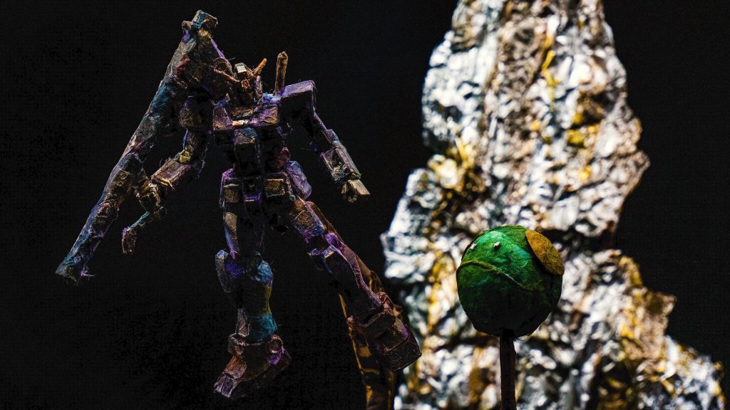 ハロ(友達)も作りました。(灯がゆらゆら揺れます)