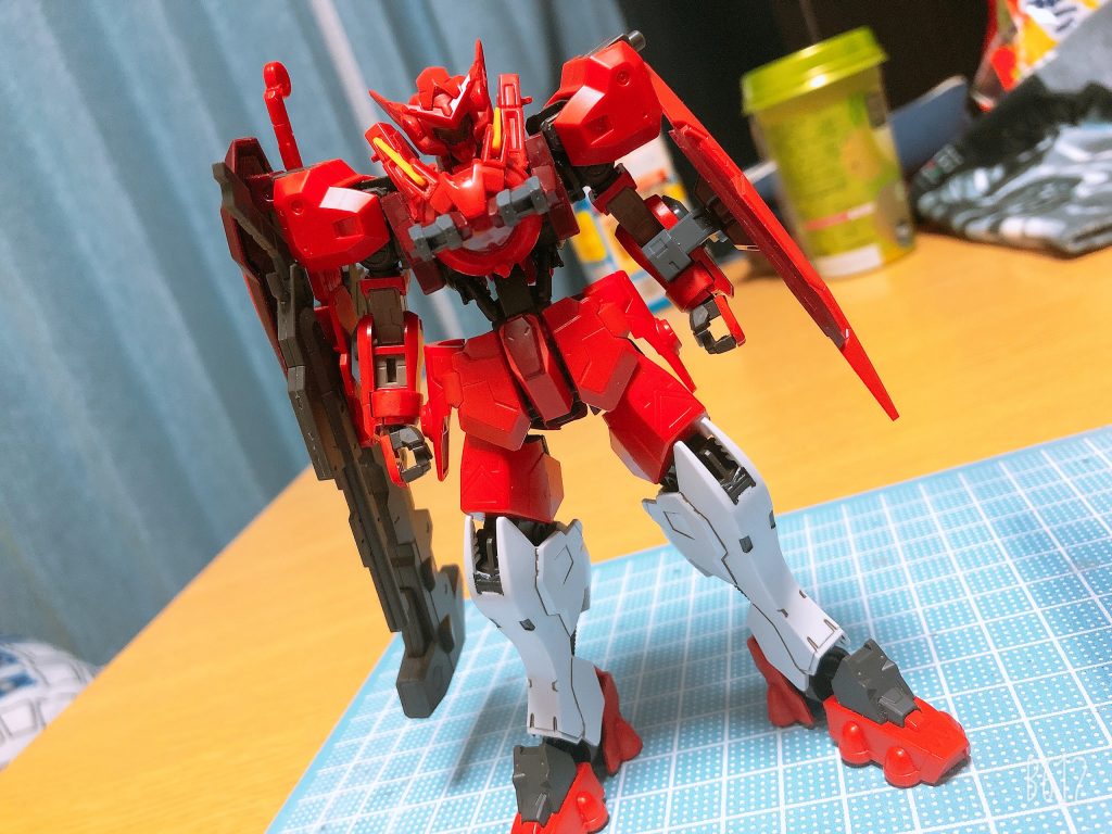 初めはOOらしく細身でいこうとしましたがなんだかうまくいかず没に…