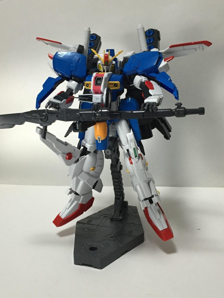 この機体を選んだ理由はセンチネルを知ってる方はもうお気づきですよね?そうです、この機体に搭載されているALICEシステムから選びました。まあ安直ですね。カラーリングもアリスと似てるし更にアリスの機体だとわかるように胸部にピンクを塗装しました。これはアリスがいつも着用しているリボン(ネクタイ?)を見立てて塗装しました。