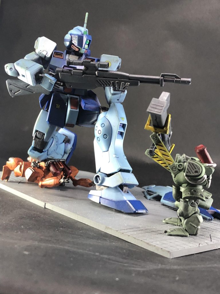 仕事中。ジムスナ2いさんは厳しい方です。