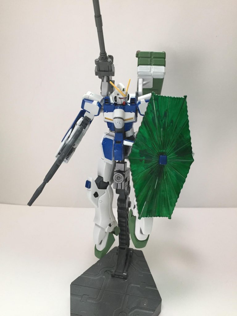 両腕が破壊されたorトップ・リムを射出してしまった際の防御並走、“ビーム・シールド”を肘に装備していたものを膝に移植。腕を飛ばしたり破壊された場合にはこちらを使う。