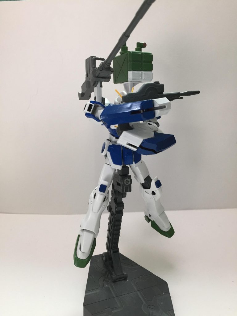 “Iフィールド・スリーヴ”両腕に取り付けられたシールド兵器の一つ。Iフィールドを展開しビーム系の攻撃を無効化、軽減することが可能。こちらはダークマターブースターの余りをつかいました。