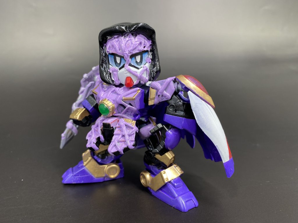 塗装。病に侵されてる部分を明るめのパープルで。黒と紫を基調にしました。