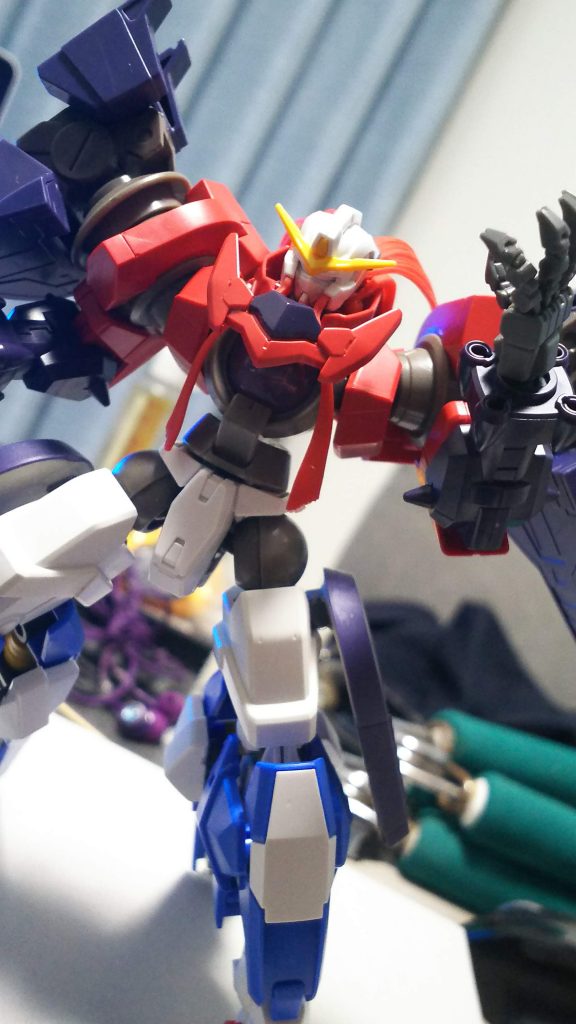 塗装前。アヴァランチエクシアの脚はパーツ多くて面倒でした。