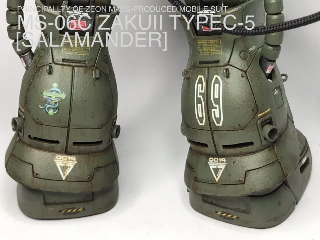 簡易防水につき脚部各所に排水口が新設海水により錆びだらけです。