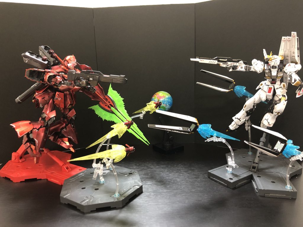 アムロ「なんでこんなものを地球に落とす!?これでは地球が寒くなって人が住めなくなる!核の冬がくるぞ」シャア「地球に住む者は自分たちのことしか考えていない!だから抹殺すると宣言した!」