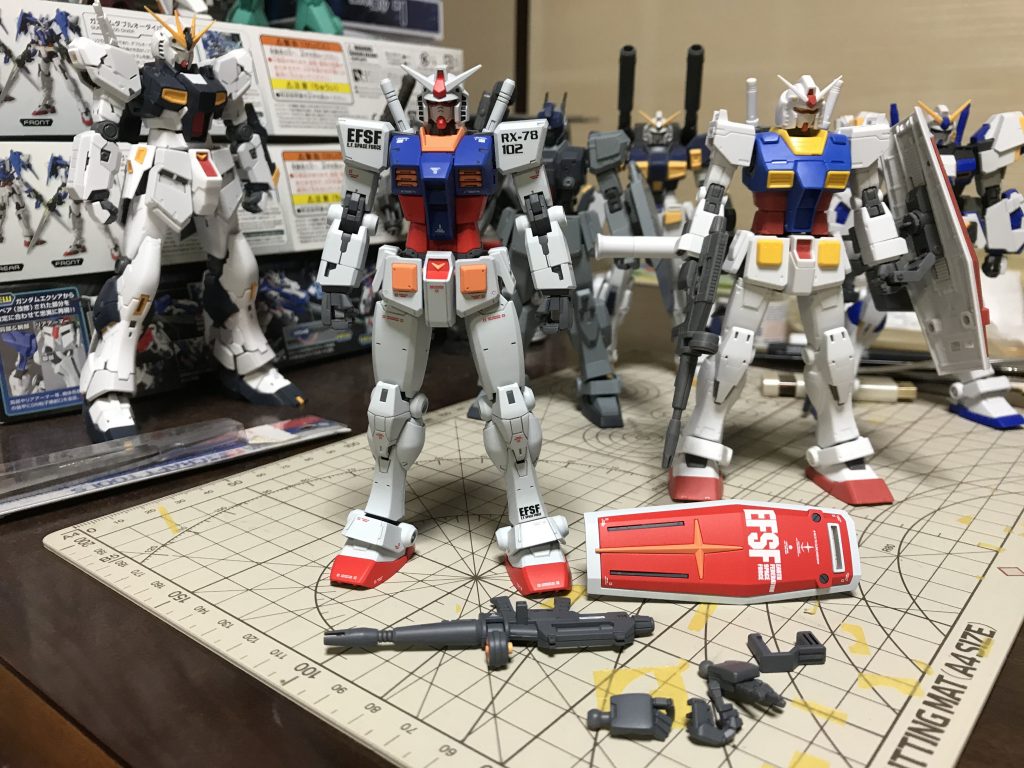 オリジンと並べると、全くの別物であることが一目瞭然。どっしりしたオリジンに対し、アニメのスタイリッシュさを取り込んだのがビヨンドと言った感じですしょうか。