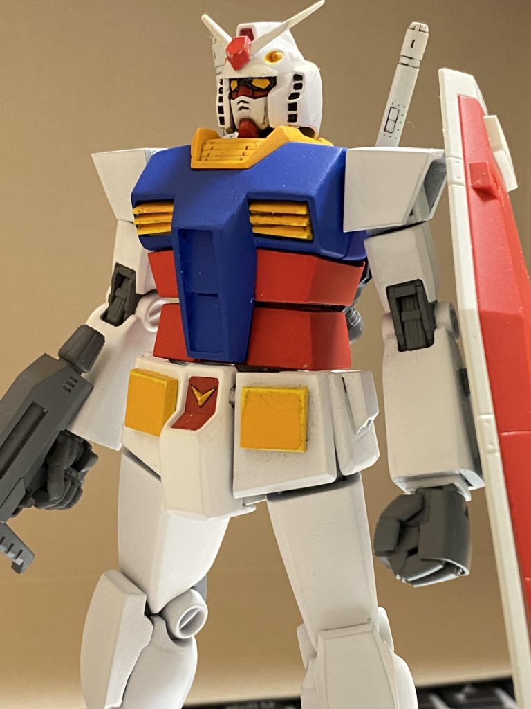 プラ板で切り出した目がポイントです。