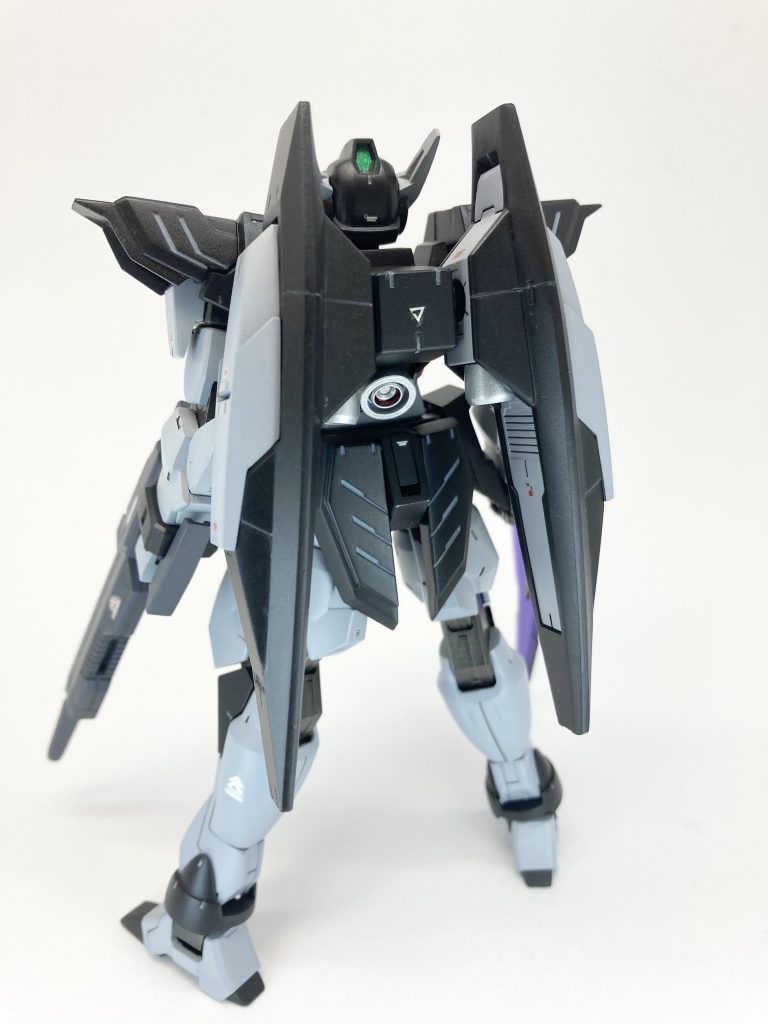 後ろ姿だと唯の色変えに見えますw