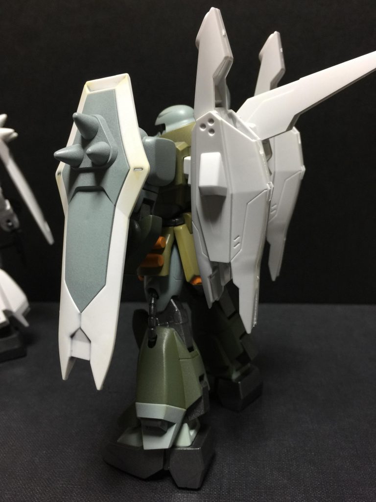 ブレイズウィザードはHGにそのまま脱着可能です。今回はとにかく本体を仕上げてしまう為、手を付けません。