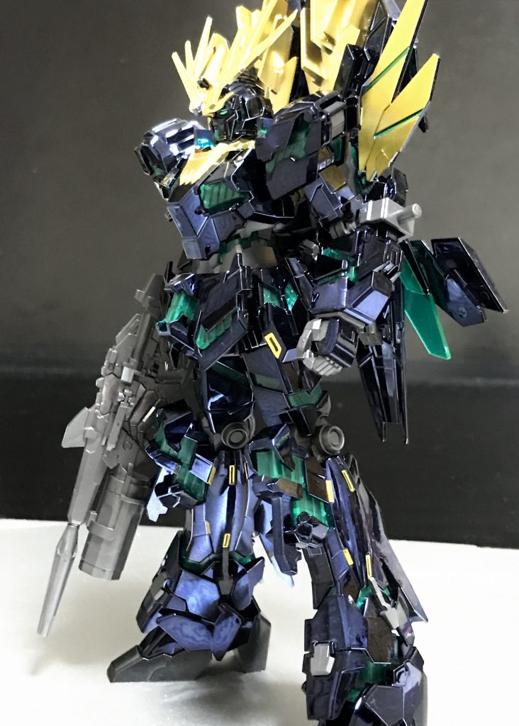 わりと肉眼の見えに近い色みとツヤに撮れた写真です(UVライト無し)。