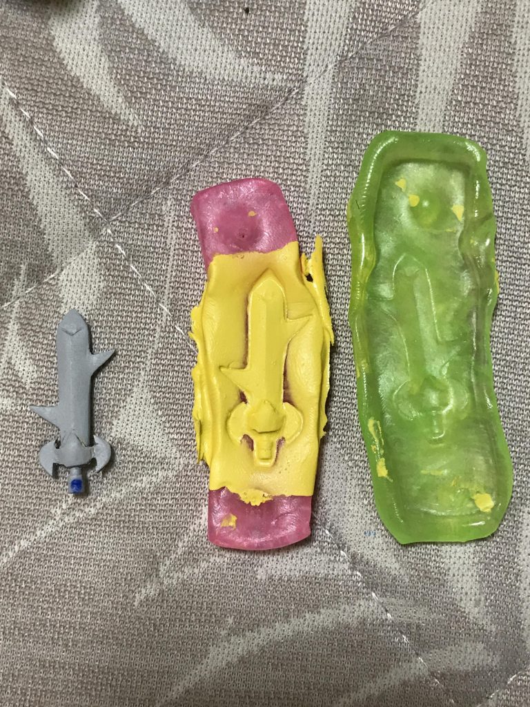 テレパスソードは鎧騎士武器とプラ板の組み合わせをおゆまるで初の複製に挑戦しました。