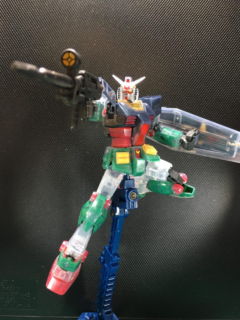 　リアルタイプカラーはRX-78-2のカラバリの中でもG-3ガンダムに並ぶお気に入りカラーなのですが、今まで作ったことはありませんでした。今回はクリアホワイト版でリアルタイプカラーを作るためにEXPO参加を決めました（笑） 