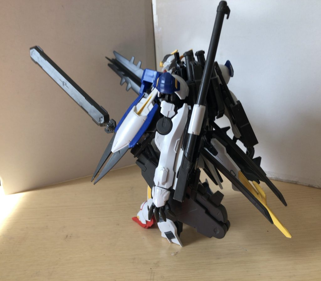 リア1手持ちのメイスは組み合わせてます。メイス+超大型メイス/レンチメイス+ソードメイスと言った感じです。