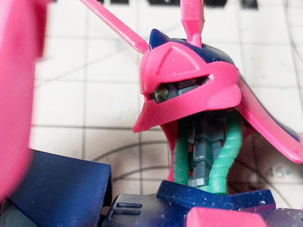 見えにくけど、カメラアイはUVレジン加工！