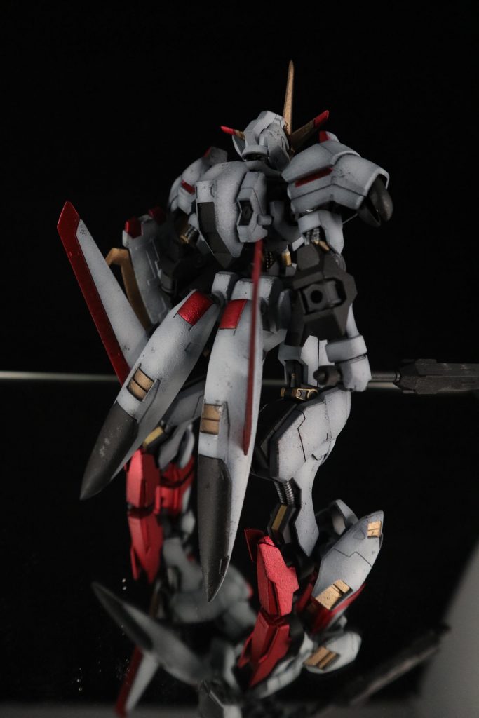 端白星単体。赤と黄色と黒はメタリックで。黄色はゴールド、赤は艶消しキャンディで。最初は違う色でしたが気に入らなかったので上からクリアレッド吹いて変更。ろくにメタリックレッドを持ってなくてやや困りました。