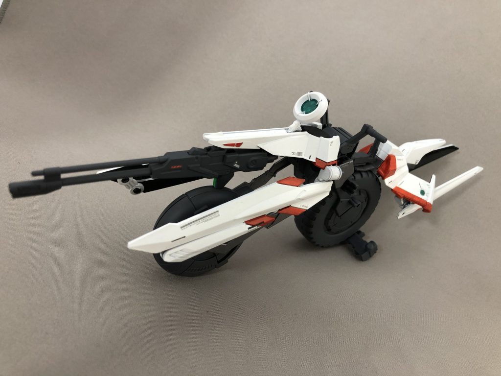 続いてこちら、愛車のラブトルネイダー!前作の手抜きバイクから一変、前輪が生えました。加えて装甲、武装も追加しなかなかかっこいい外見に。