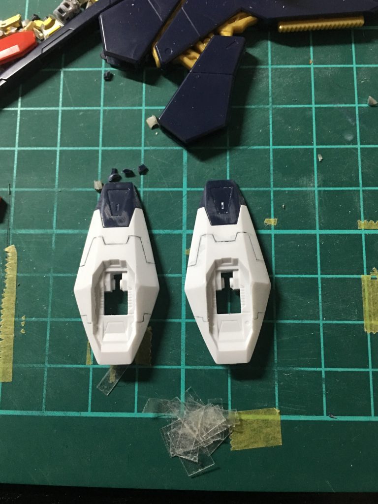 筋彫りを追加したり