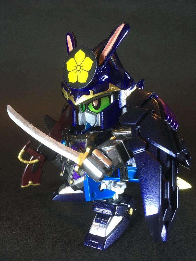 【近畿管領】明智日向守光秀頑駄無(あけち ひゅうがのかみ みつひで がんだむ)清和源氏頼光流・土岐氏の支流を汲む美濃国明智荘出身の武士。はじめ斎藤山城守利政一翁道三🐍に仕えるが、内紛を経て義龍流一色氏への政権交代に伴い郷里を追われ、長らく不遇の時代を過ごす。放浪先の越前国で後の足利十五代将軍義昭の知遇を得、永禄年間、室町府幕臣の末席に列せられた。