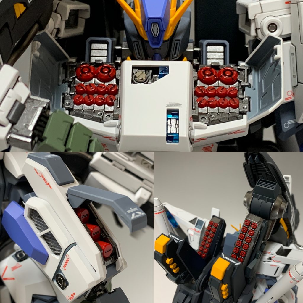 胸部、腕部、バックパックのミサイルはあえて光沢で仕上げて本体のつや消しの装甲と差をつけています!クリアパーツは全てクリアブルーで塗装してあります
