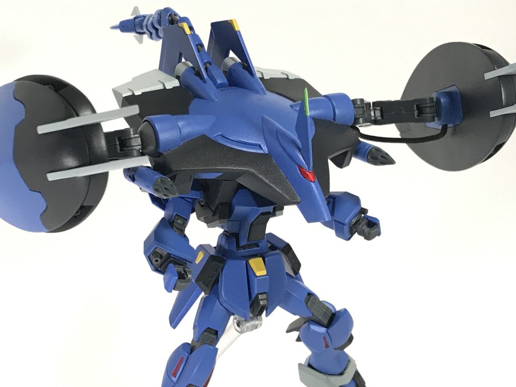 腕、テイルエクステンション、魚雷キャニスターポッドを調整。