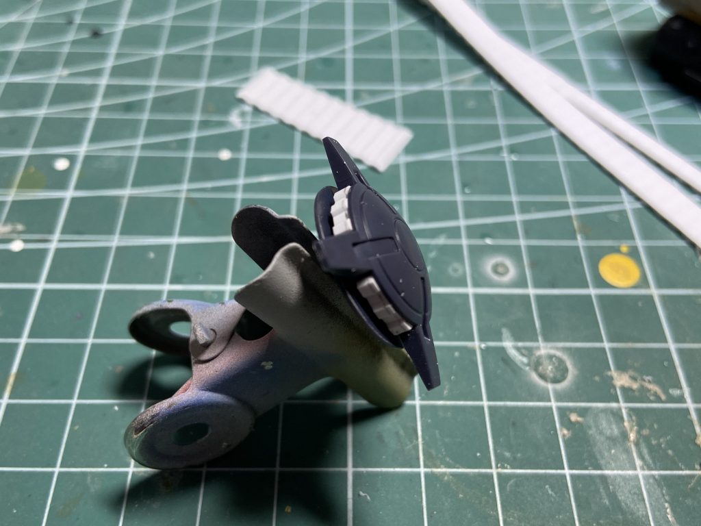 ビームローターは内部に段差プラ板を貼りディテールアップ。