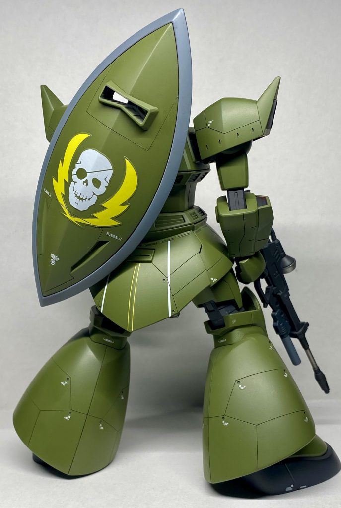 テトロンシールはキットからです。分厚いですがやはりドクロマーク大切です。