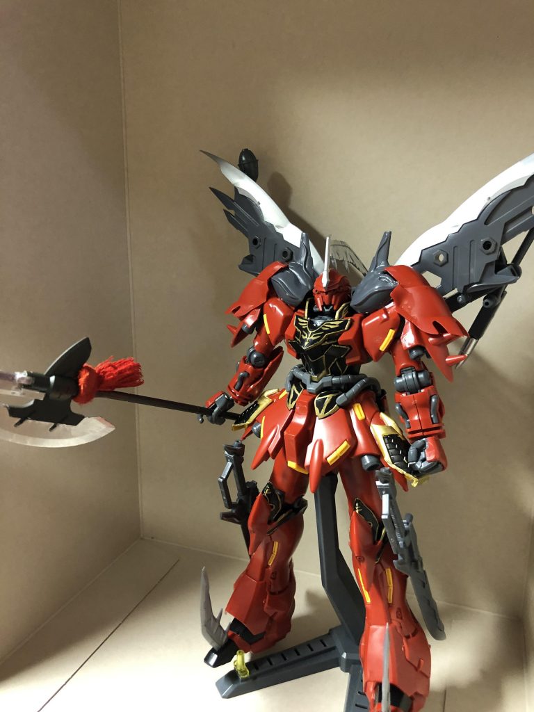 本来は肩に呂布トーギルズのパーツ使いたかったのですが手に入らなかったのでシナンジュの肩部分を付け方変えてプラスコトブキヤ？のパーツくっつけて似た形？目指しました！