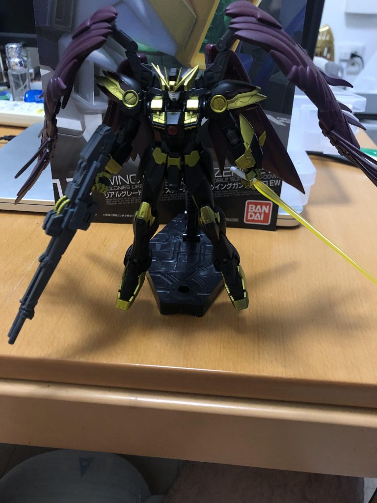 サーベルも付属の緑ではなくカラーチェンジ