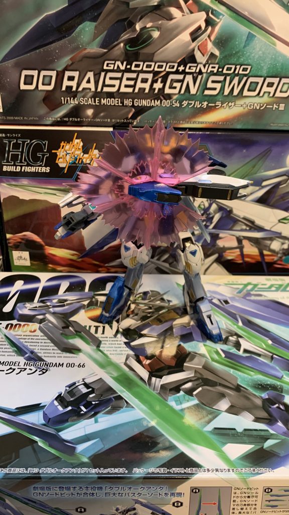 GNビームシールドビット(腕に装着)足の甲に付いている盾。必要に応じて腕にも装着できる。