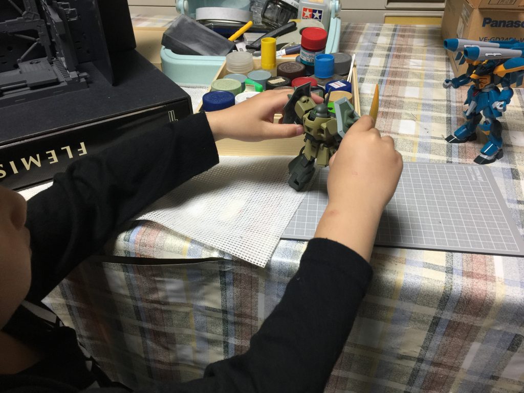 こんな色ですが、子供に引き渡したら文句言わずに普通に遊んでくれました（笑）ありがとうございます(￣▽￣)