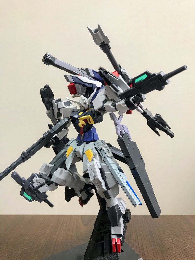 膝に取り付けたサブマシンガンを構えさせてみました！これはケルディムサーガから流用しました。