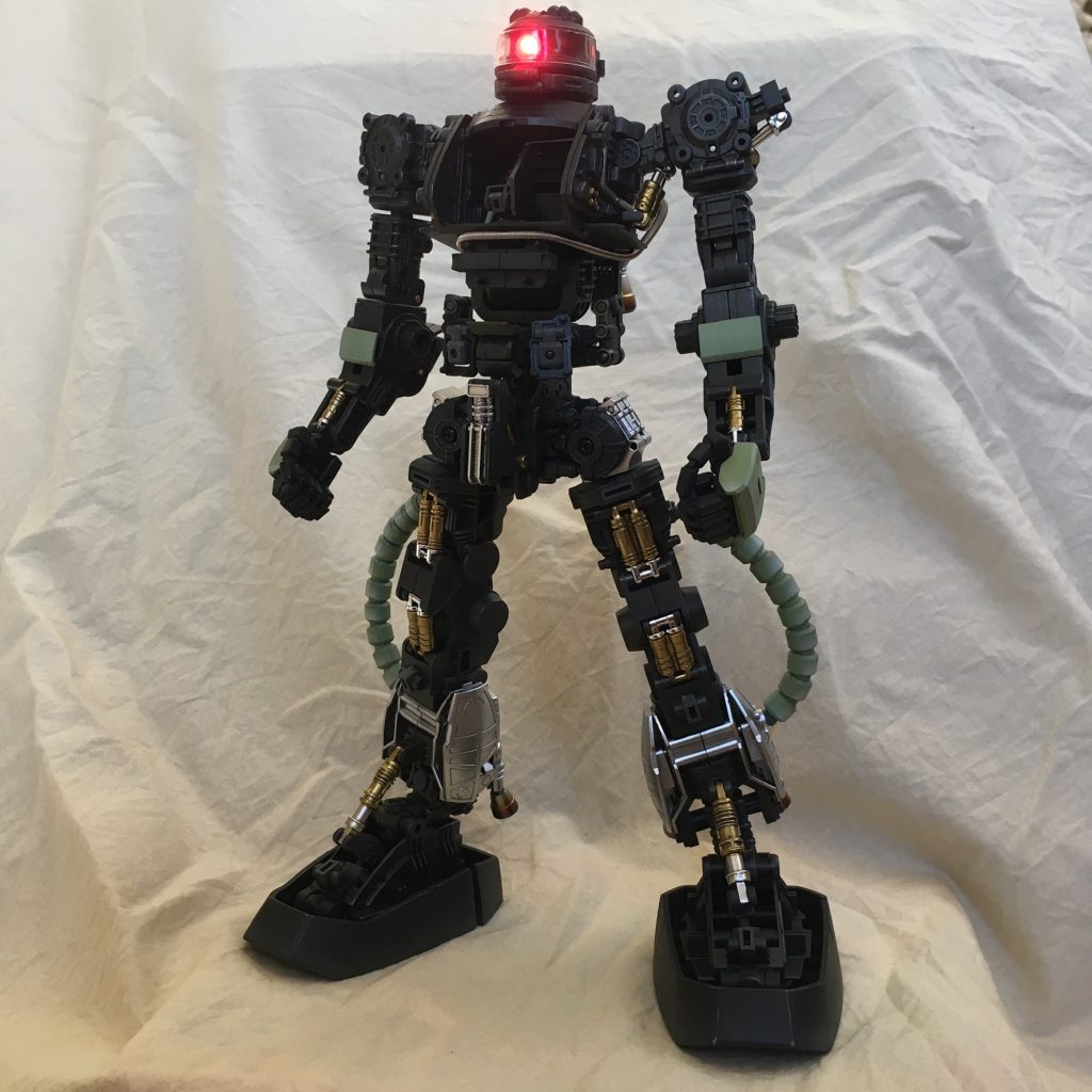 内部フレームはガンメタ、シルバー、ゴールドで塗り分け