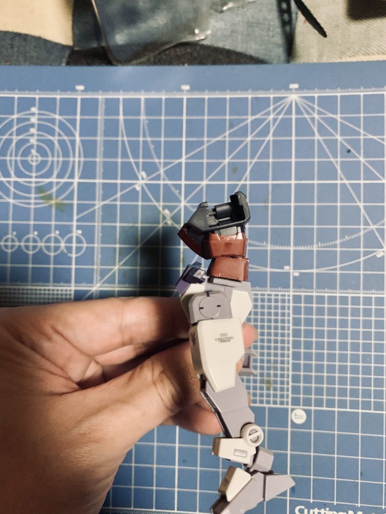 制作中の画像です。こんな感じに前屈し、