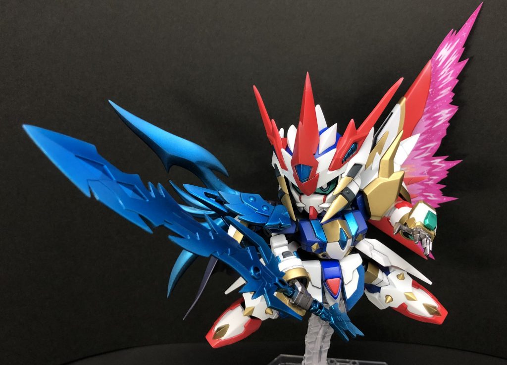 雷龍剣「アロンダイト」ほぼキットのままです。プラ板でエッジを立たせてます。塗装は気持ちグラデーションです。二の腕はゼロガンダムとSDEXデスティニーのを使い分けています。