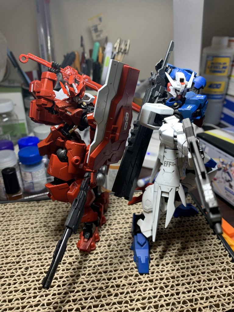 以前塗装したアスタロトと並べて見ました。カッコいい