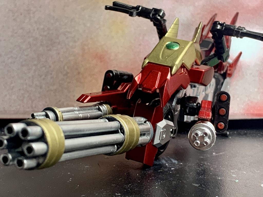 フィニッシュモードフィニッシュモードは中央に更にでかいガトリングを装備して強敵を倒す必殺形態です!