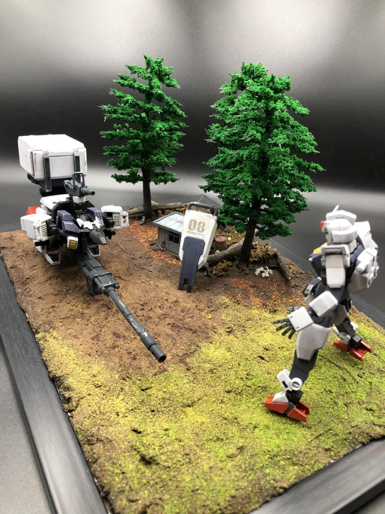 Twitterで行われていたコンペを切っ掛けに作成を始めました。コアガンダムの換装を別キットで製作してみたかった事、ジオラマで飾って見る事、色んな事が初挑戦でした。