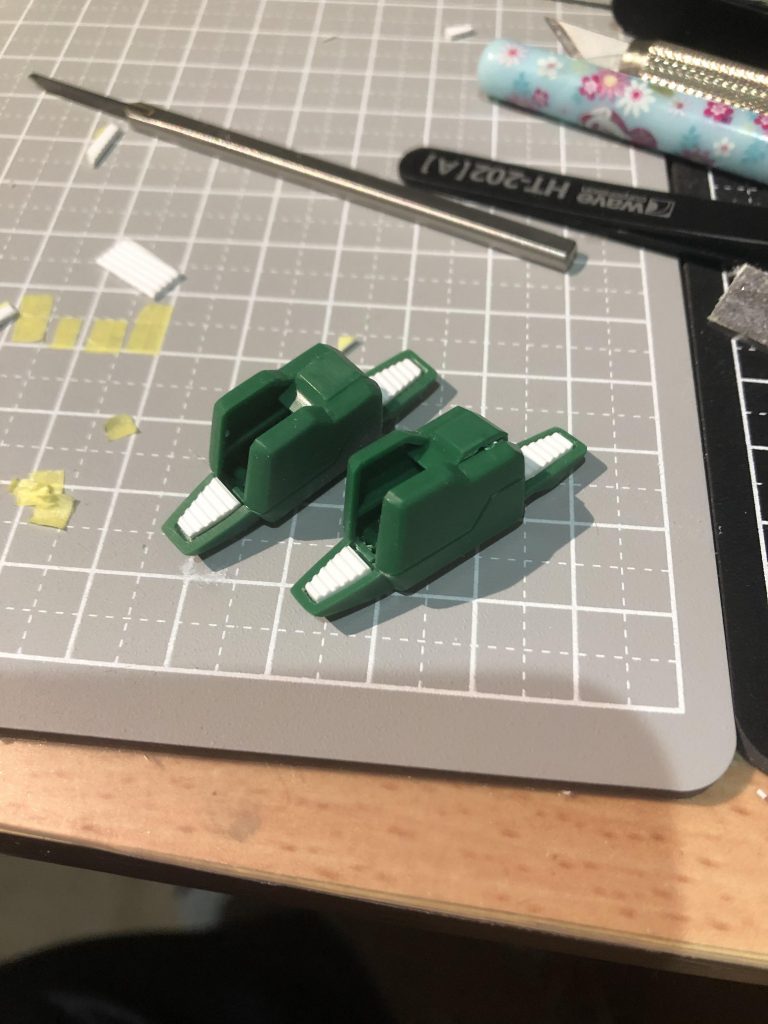 組んでしまうと見えませんが、パーツ裏面には裏打ちディテールを。