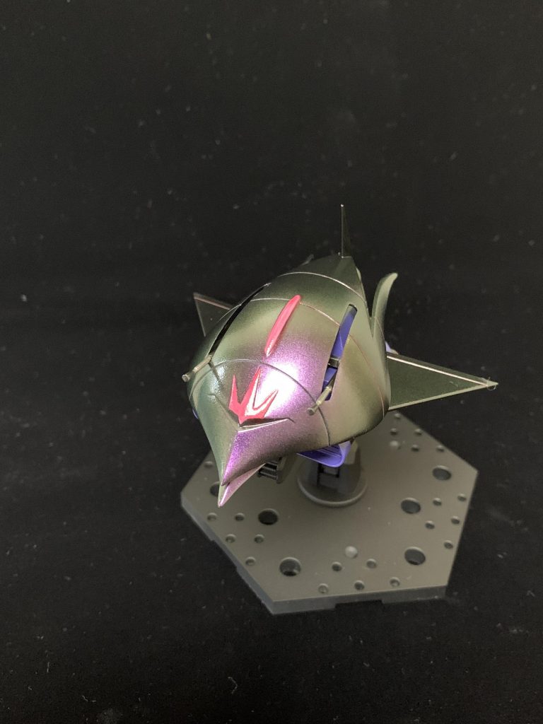 配色のイメージとしては、宇宙で目立たないならこれでしょって事でキュベレイ量産型っぽくしてます。