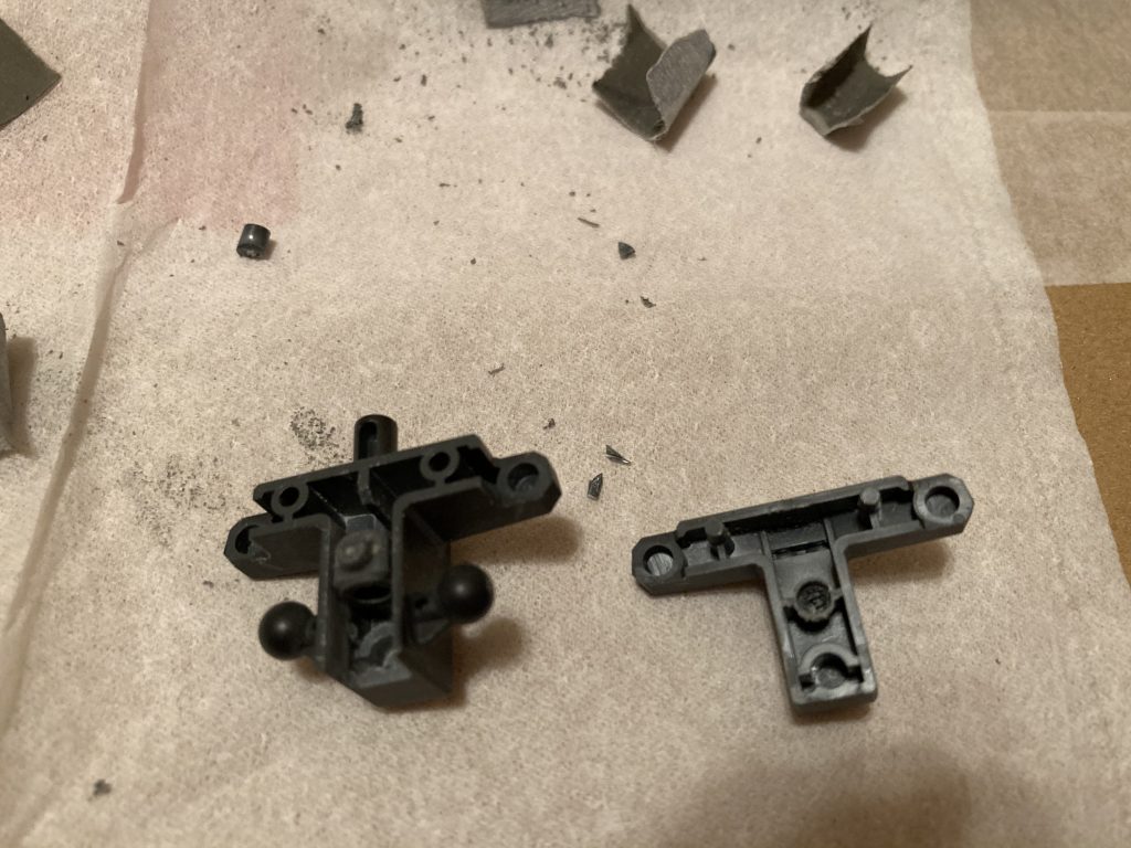 股関節を移植するにあたって、ポリキャップをこの位置に埋め込みます。