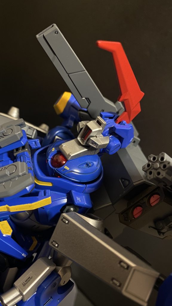 観覧して頂きありがとうございます。アレです。コイツを作りたいが為の、コレをやりたいが為のグリモアアドバンスシリーズでした。オリジナルストーリーを考え、伏線を張り、その為3Gの頭部が何故、グシオンなのか言及していない。いずれコイツの隣に置ける、黒いヤツとか作りたいな、と思っています。