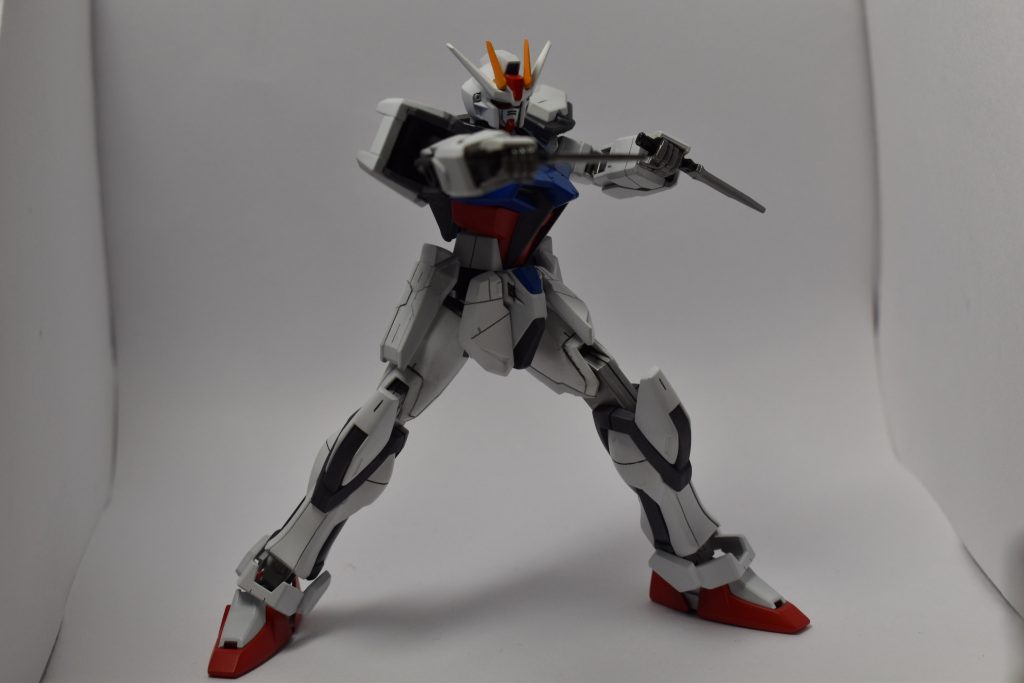 ストライクガンダムではこのポーズが個人的に1番好きです。