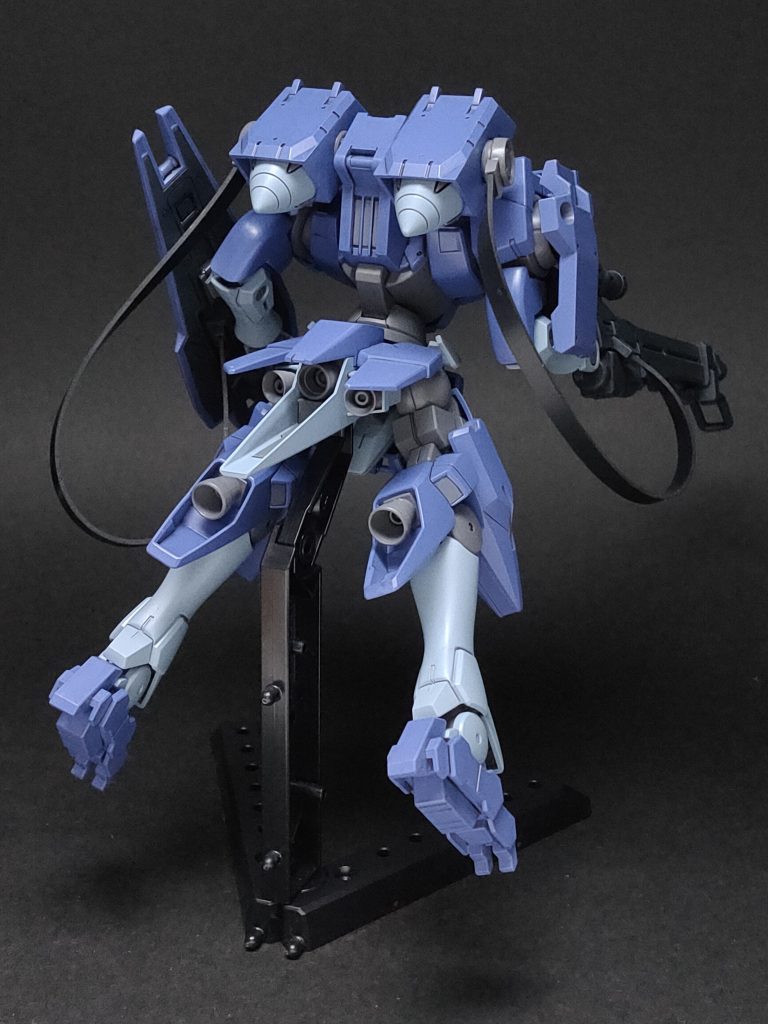 GNドライブ2基装備、スラスターマシマシ、ジェネレーター直結武器、ロマンの塊です。ケーブルは1mmゴムシートです。