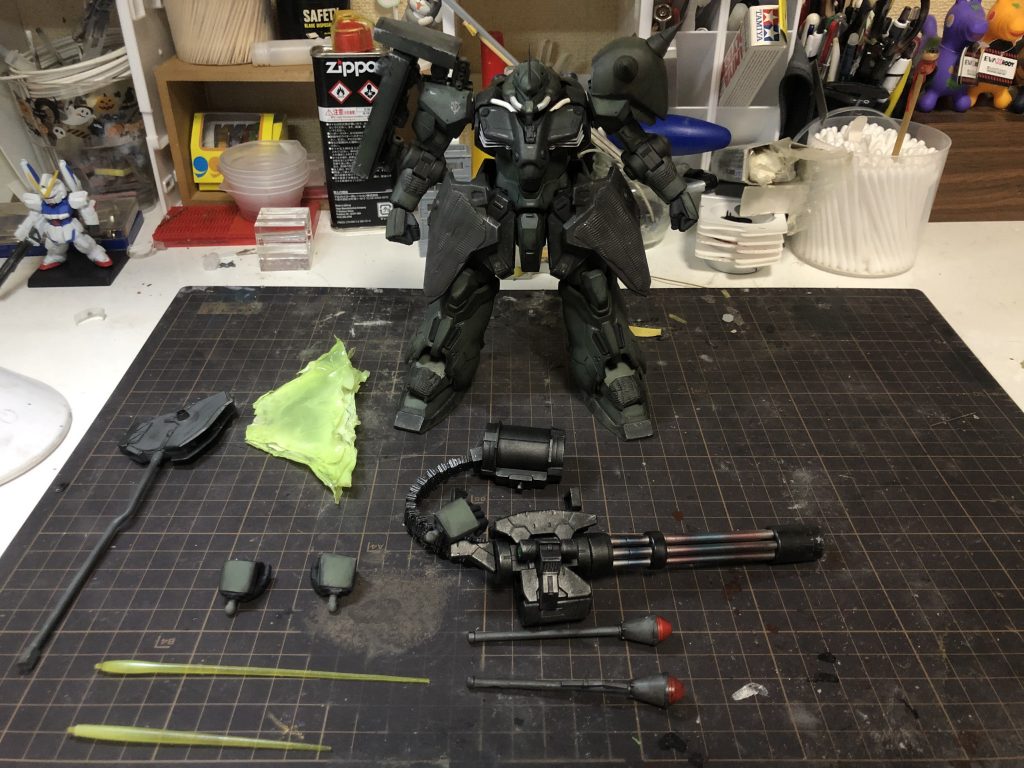 塗装とヴェザリング完了時です(*´-`)ガンダムも良いけど、たまにはモノアイ機も良いですね(*´∇`*)ここまで見てくださってありがとうございましたm(_ _)m