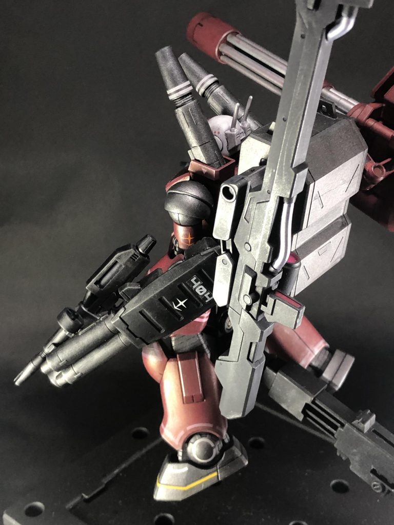 左腕にはダブルビームキャノン(シールド付き)とガンダムタイプのビームライフル(スーパーナパーム付き)を持たせてます。404部隊所属設定です。