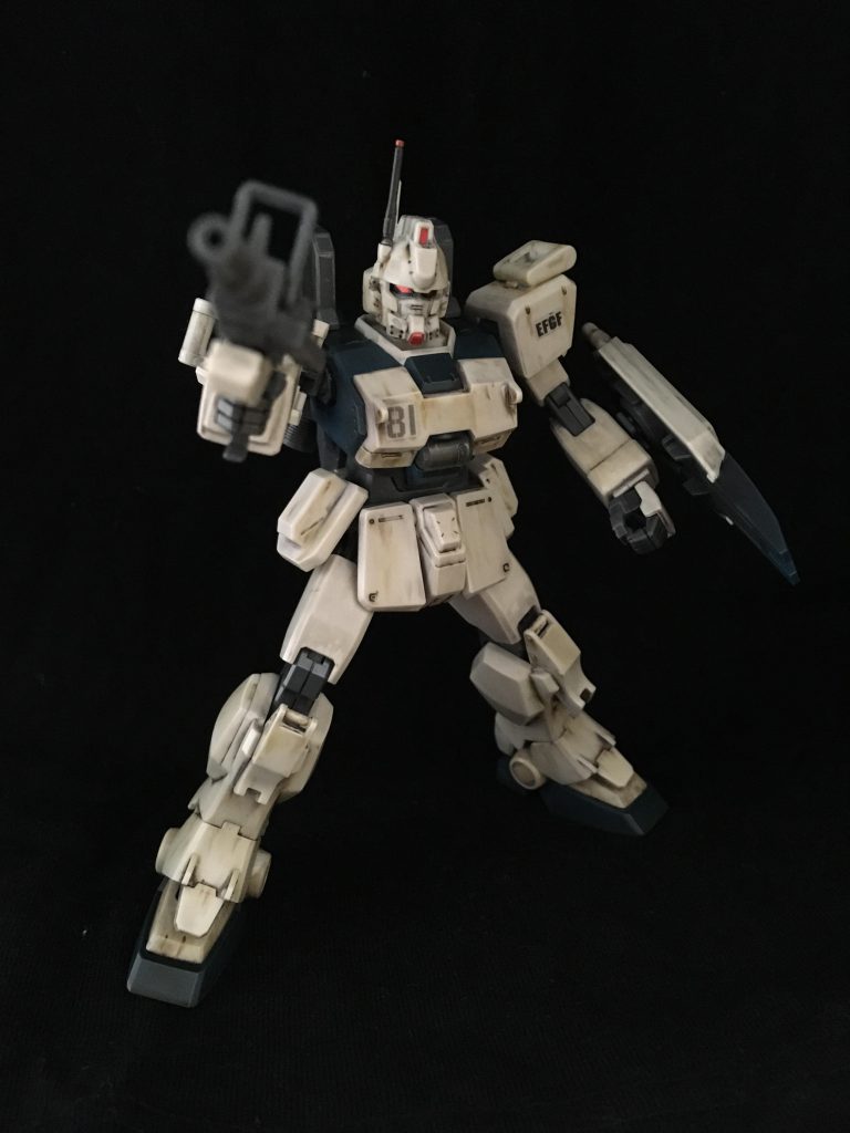 最近のスタイリッシュなガンダムもいいけど、おじさんはやっぱりこっちかなぁ。無骨な感じがたまらなく好き。