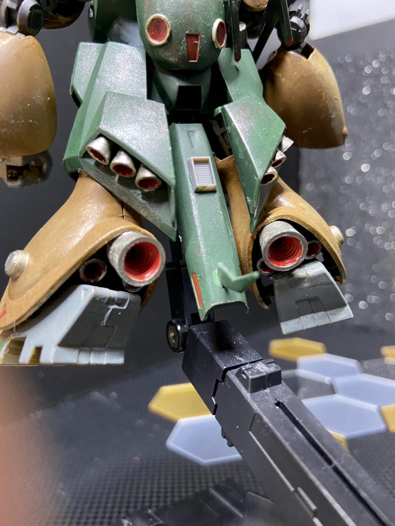 各部バーニアは巨大化。元のパーツが小さすぎるのですよ‥ホームセンターの電気工事コーナーにて、パーツ探し。後述。